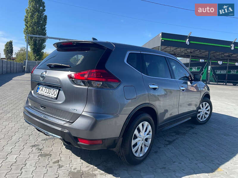 Внедорожник / Кроссовер Nissan Rogue 2016 в Тараще