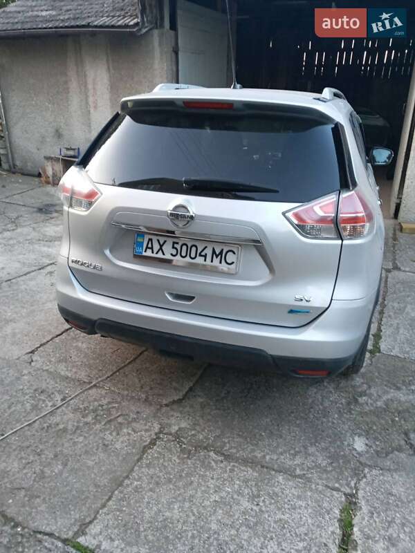 Позашляховик / Кросовер Nissan Rogue 2013 в Мостиській