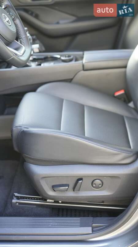 Позашляховик / Кросовер Nissan Rogue 2023 в Дніпрі