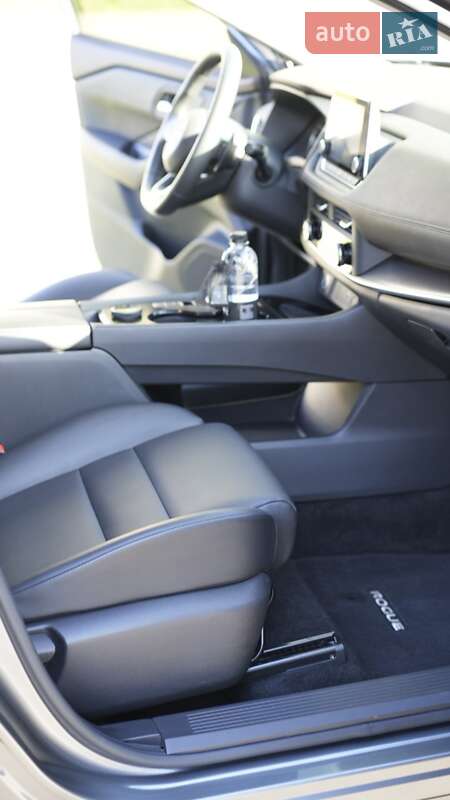 Позашляховик / Кросовер Nissan Rogue 2023 в Дніпрі