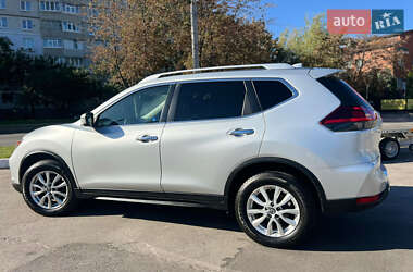 Внедорожник / Кроссовер Nissan Rogue 2018 в 