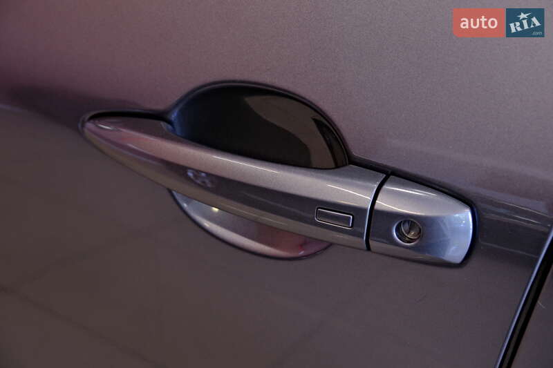 Внедорожник / Кроссовер Nissan Rogue 2023 в Одессе