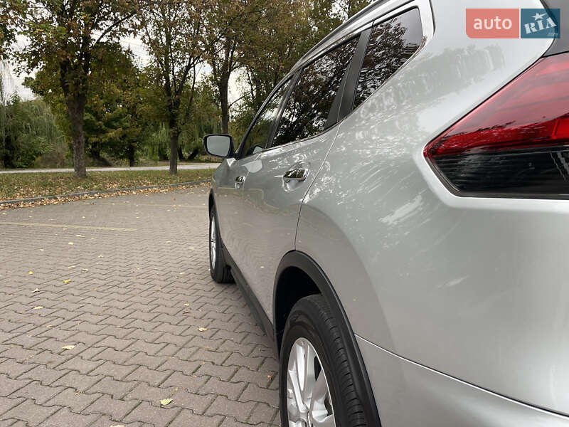 Позашляховик / Кросовер Nissan Rogue 2018 в Миргороді