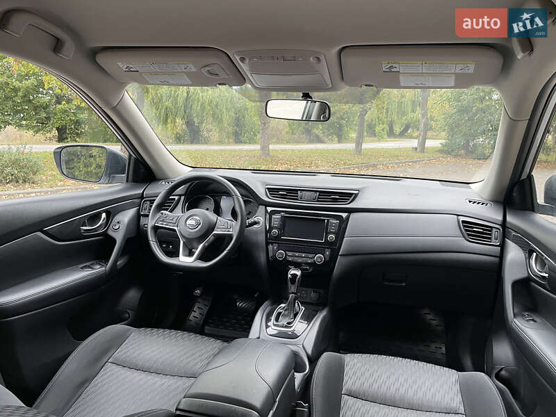 Позашляховик / Кросовер Nissan Rogue 2018 в Миргороді