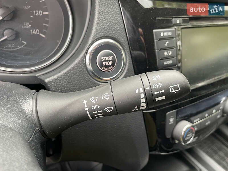 Позашляховик / Кросовер Nissan Rogue 2018 в Миргороді