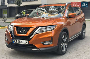 Внедорожник / Кроссовер Nissan Rogue 2017 в Ивано-Франковске