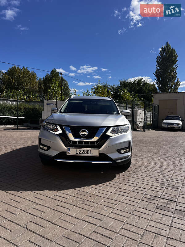 Позашляховик / Кросовер Nissan Rogue 2017 в Києві