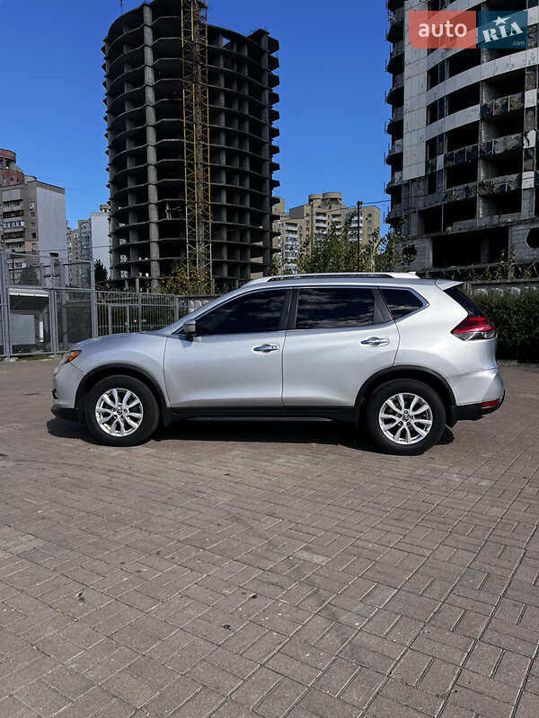 Позашляховик / Кросовер Nissan Rogue 2017 в Києві