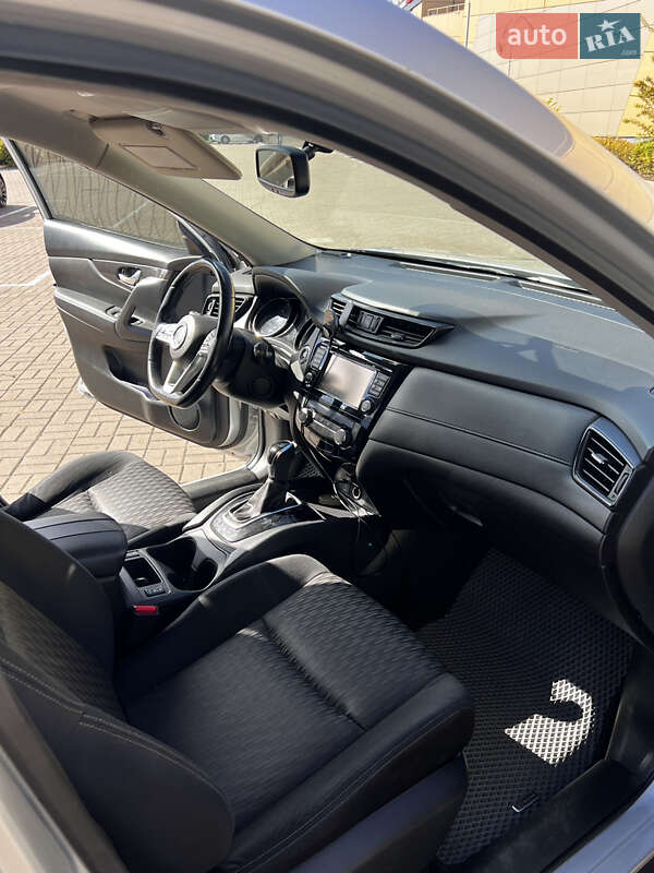 Позашляховик / Кросовер Nissan Rogue 2017 в Києві