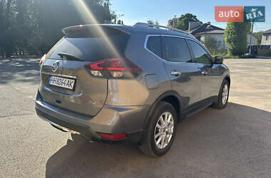 Внедорожник / Кроссовер Nissan Rogue 2018 в 
