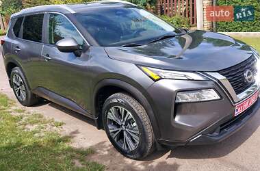 Внедорожник / Кроссовер Nissan Rogue 2023 в 