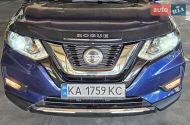 Внедорожник / Кроссовер Nissan Rogue 2017 в 