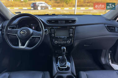 Внедорожник / Кроссовер Nissan Rogue 2018 в 