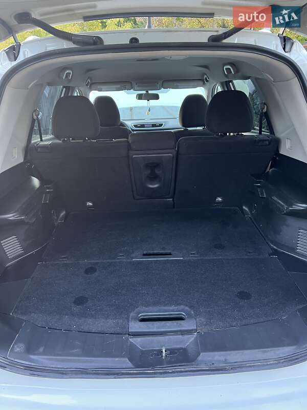 Внедорожник / Кроссовер Nissan Rogue 2014 в Каневе