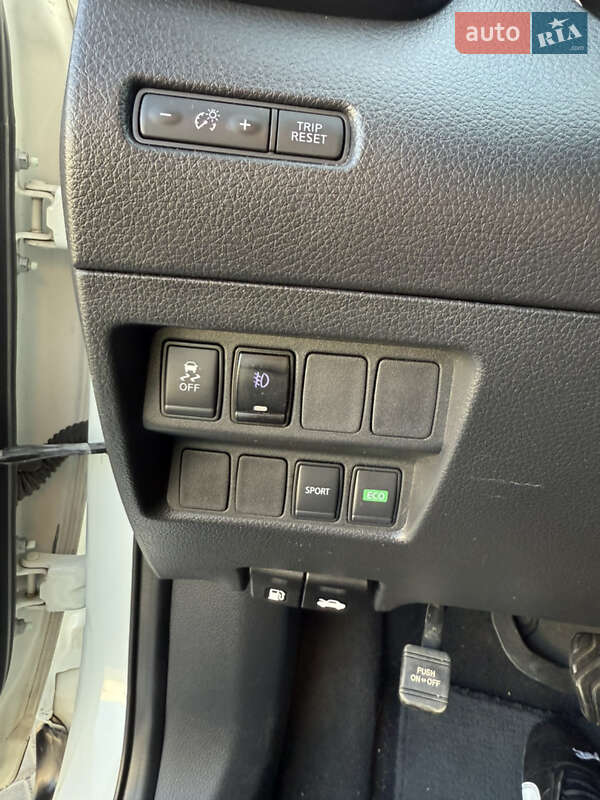 Внедорожник / Кроссовер Nissan Rogue 2017 в Одессе