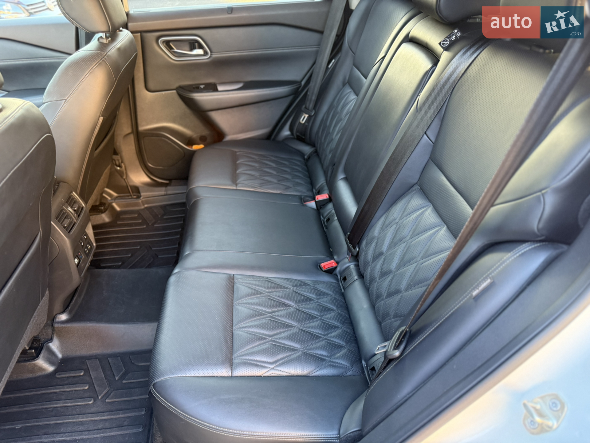 2022 Nissan Rogue - мініатюра 16
