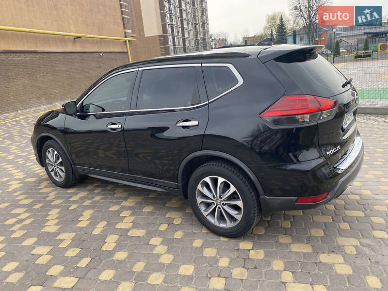 Внедорожник / Кроссовер Nissan Rogue 2017 в Виннице