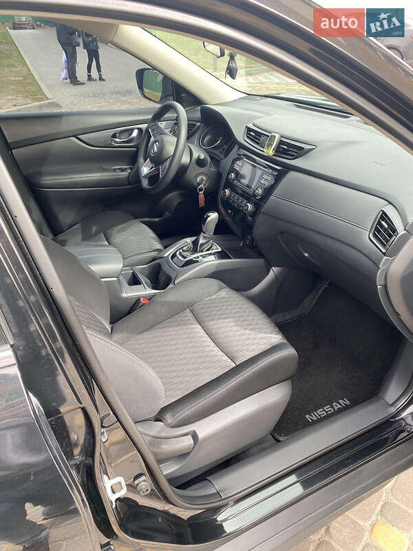 Внедорожник / Кроссовер Nissan Rogue 2017 в Виннице