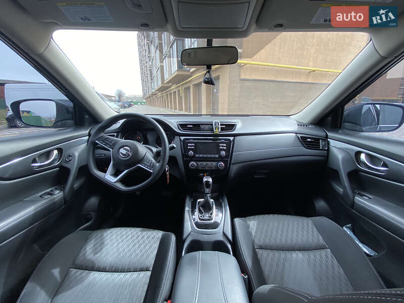 Внедорожник / Кроссовер Nissan Rogue 2017 в Виннице