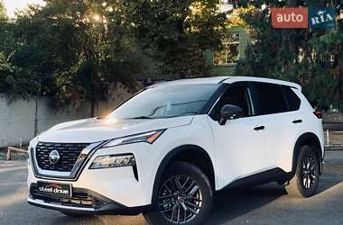Внедорожник / Кроссовер Nissan Rogue 2021 в 