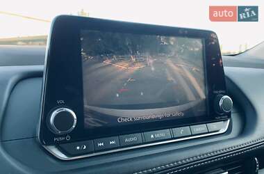 Внедорожник / Кроссовер Nissan Rogue 2021 в 