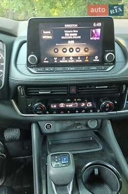 Внедорожник / Кроссовер Nissan Rogue 2022 в 