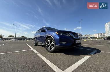 Внедорожник / Кроссовер Nissan Rogue 2017 в Киеве