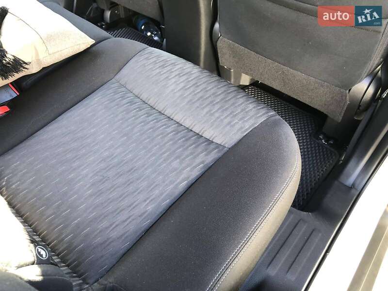 Внедорожник / Кроссовер Nissan Rogue 2018 в Хмельницком