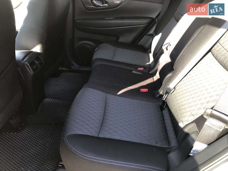 Внедорожник / Кроссовер Nissan Rogue 2018 в Хмельницком