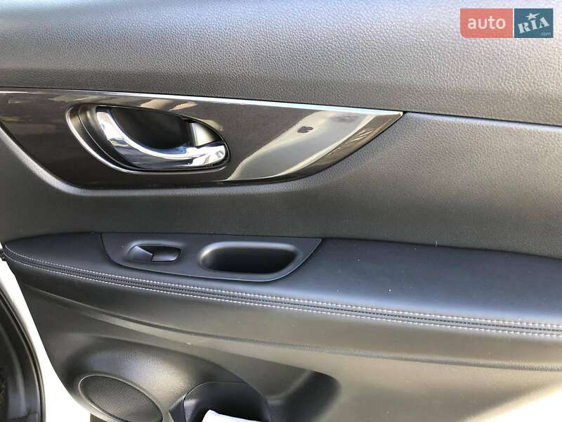 Внедорожник / Кроссовер Nissan Rogue 2018 в Хмельницком