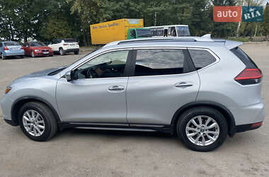 Позашляховик / Кросовер Nissan Rogue 2017 в Львові