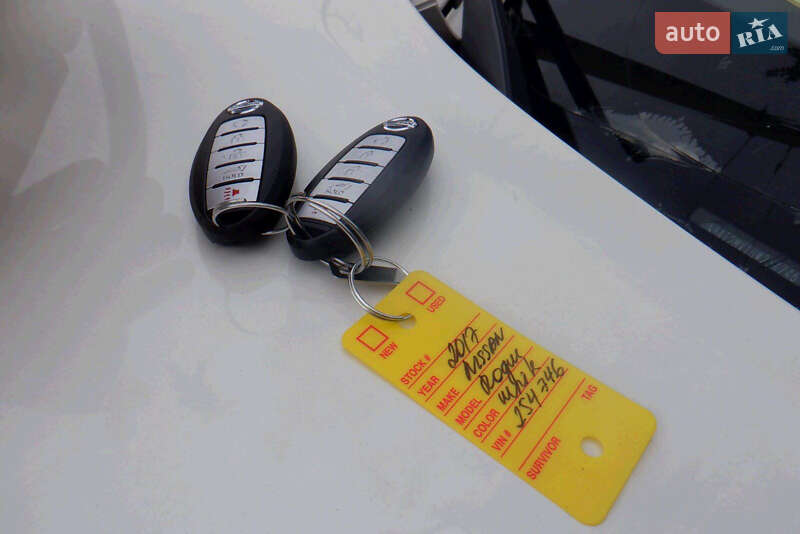 Внедорожник / Кроссовер Nissan Rogue 2016 в Киеве