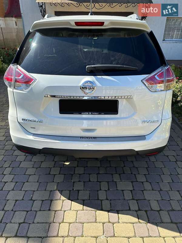 Внедорожник / Кроссовер Nissan Rogue 2016 в Надворной