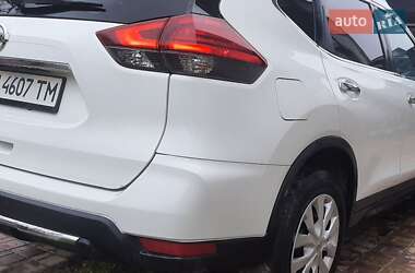 Позашляховик / Кросовер Nissan Rogue 2017 в 