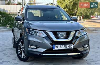 Внедорожник / Кроссовер Nissan Rogue 2017 в Виннице