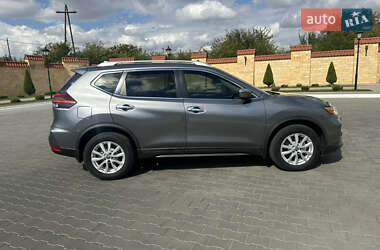 Внедорожник / Кроссовер Nissan Rogue 2018 в 