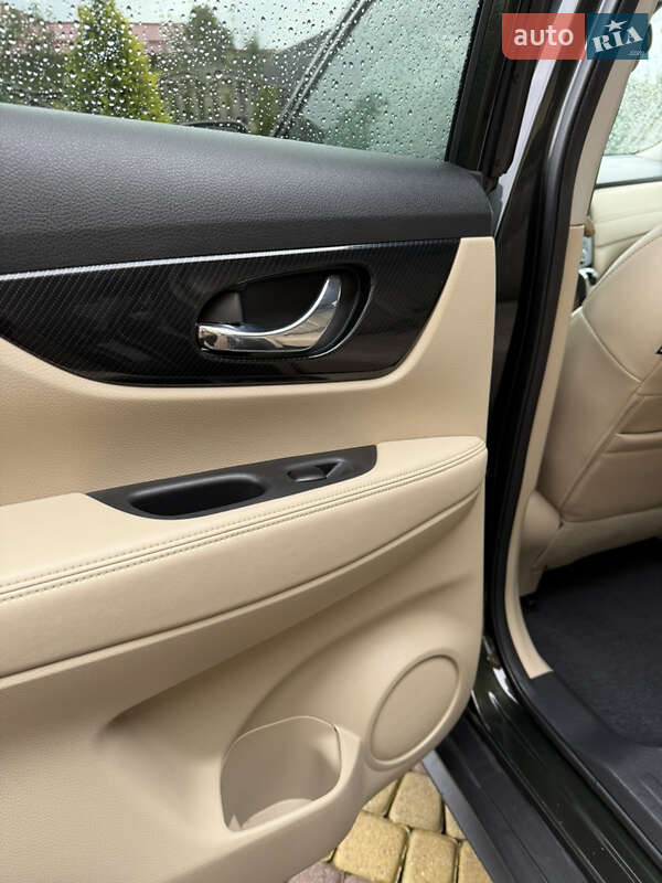 Внедорожник / Кроссовер Nissan Rogue 2018 в Яворове