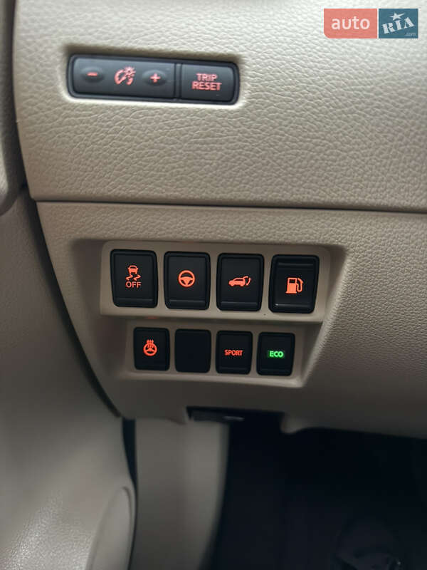 Внедорожник / Кроссовер Nissan Rogue 2018 в Яворове