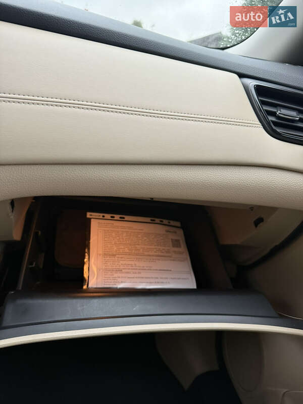 Внедорожник / Кроссовер Nissan Rogue 2018 в Яворове