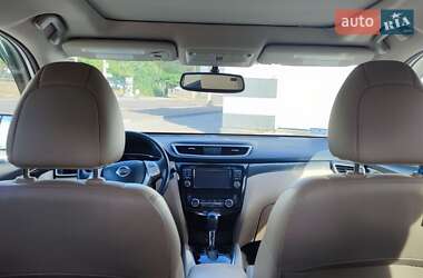 Внедорожник / Кроссовер Nissan Rogue 2015 в 