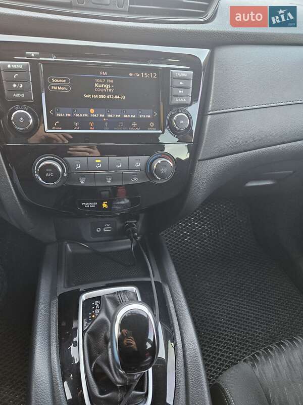 Внедорожник / Кроссовер Nissan Rogue 2018 в Ужгороде