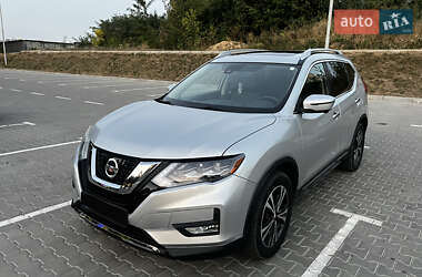 Внедорожник / Кроссовер Nissan Rogue 2017 в Киеве
