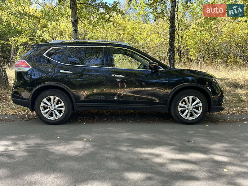 Внедорожник / Кроссовер Nissan Rogue 2016 в Лубнах