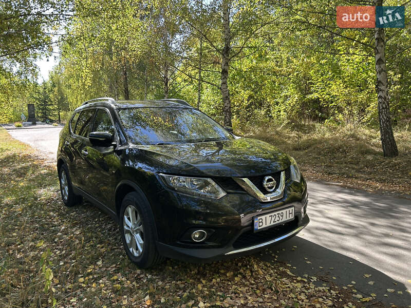 Внедорожник / Кроссовер Nissan Rogue 2016 в Лубнах
