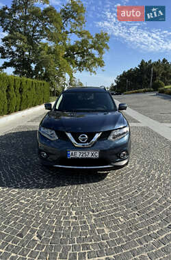 Внедорожник / Кроссовер Nissan Rogue 2016 в Днепре