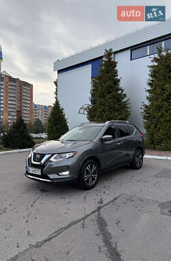 Внедорожник / Кроссовер Nissan Rogue 2019 в 