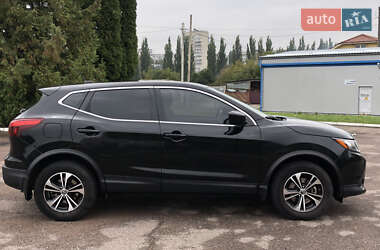 Внедорожник / Кроссовер Nissan Rogue 2018 в 