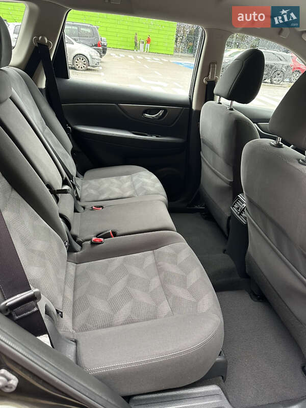 Внедорожник / Кроссовер Nissan Rogue 2016 в Киеве