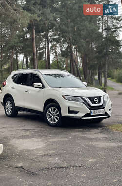 Внедорожник / Кроссовер Nissan Rogue 2016 в Виннице