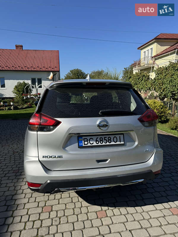 Внедорожник / Кроссовер Nissan Rogue 2016 в Львове